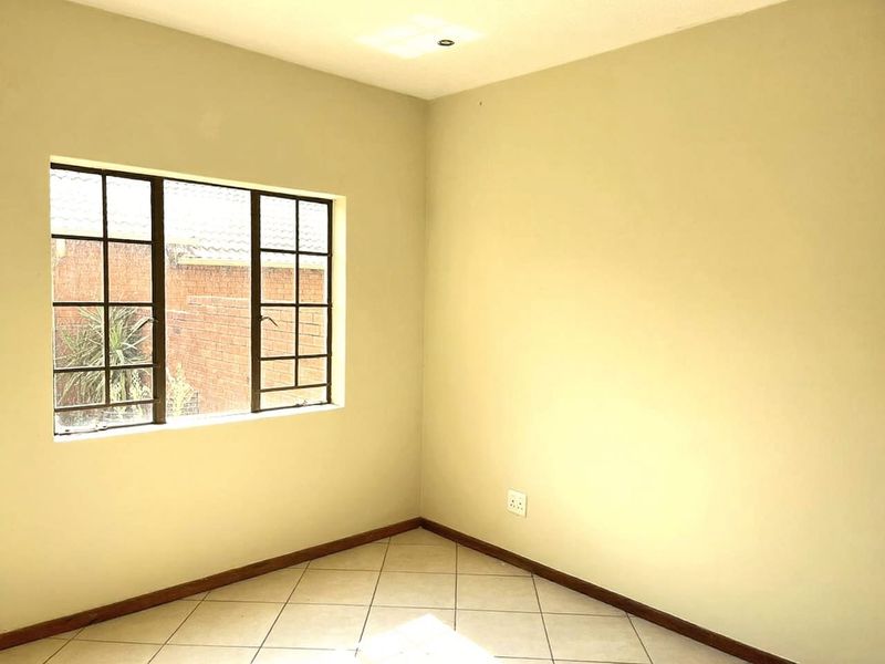 3 Bedroom Garden Apartment for sale in Sagewood, Midrand  - Photo 9