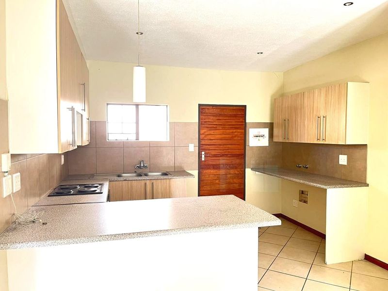 3 Bedroom Garden Apartment for sale in Sagewood, Midrand  - Photo 4