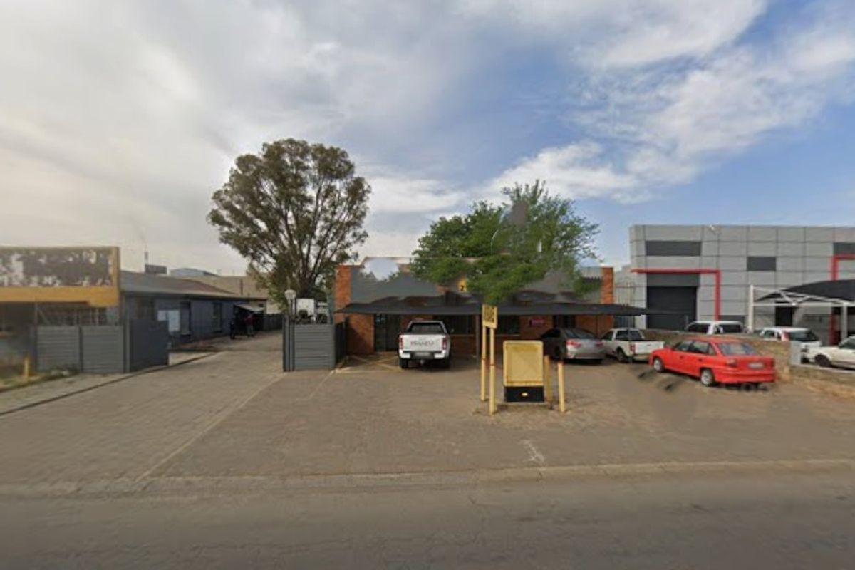 3 x Commercial Factories For Sale in Duncanville - Photo 2