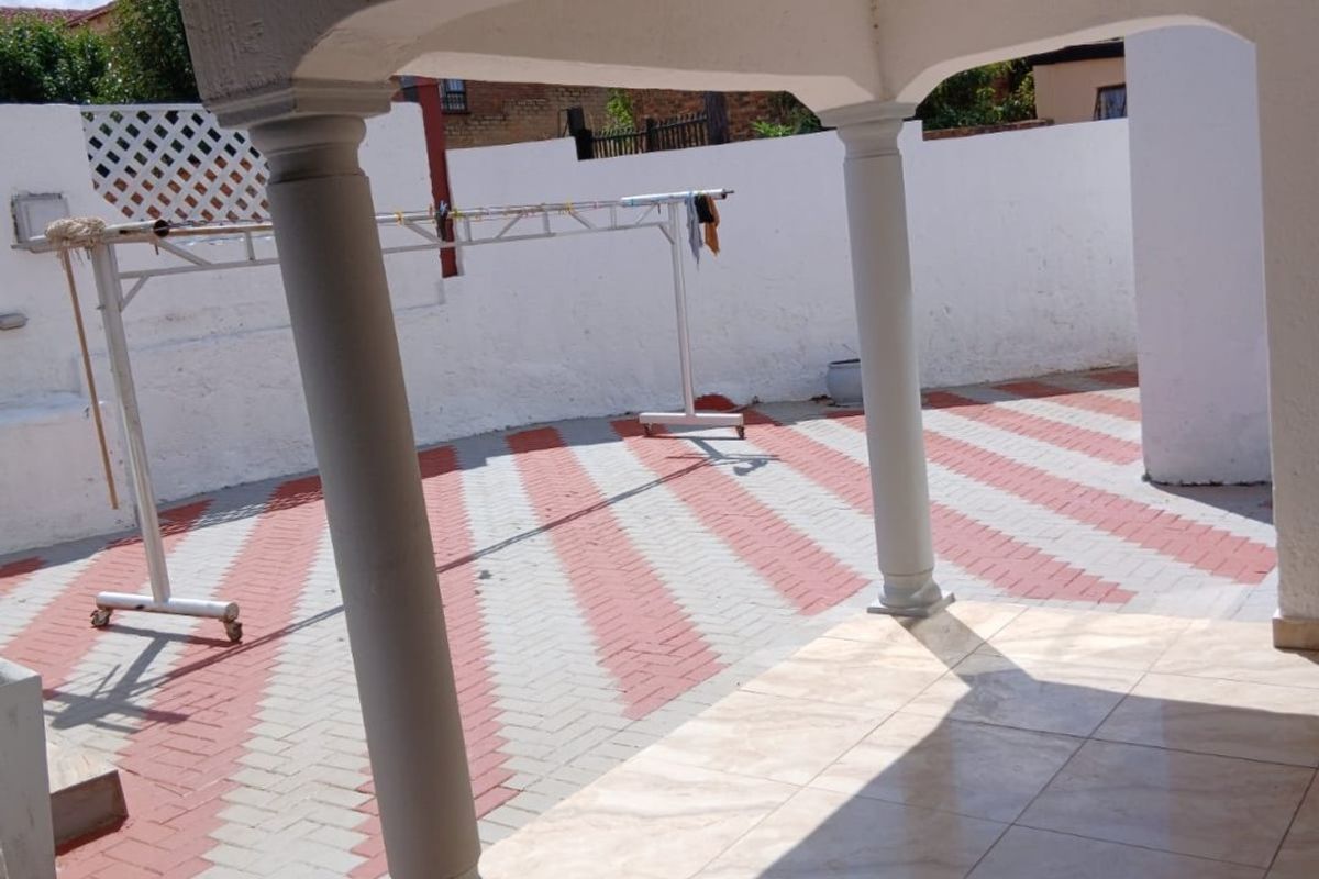 5 Bed House in Pretoria North for Sale - Photo 5