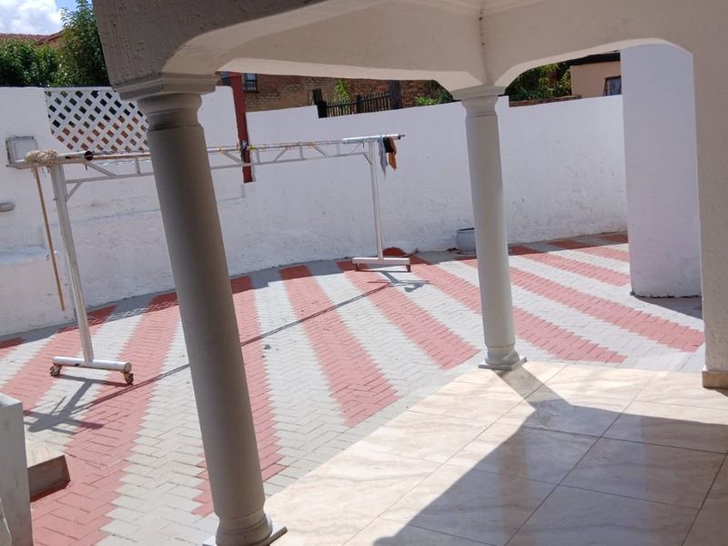 5 Bed House in Pretoria North for Sale - Photo 5