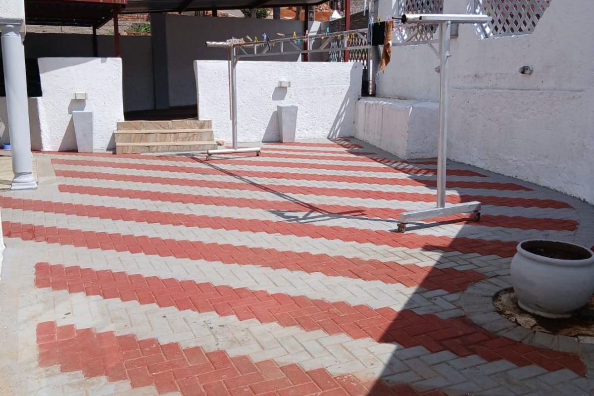 5 Bed House in Pretoria North for Sale - Photo 2