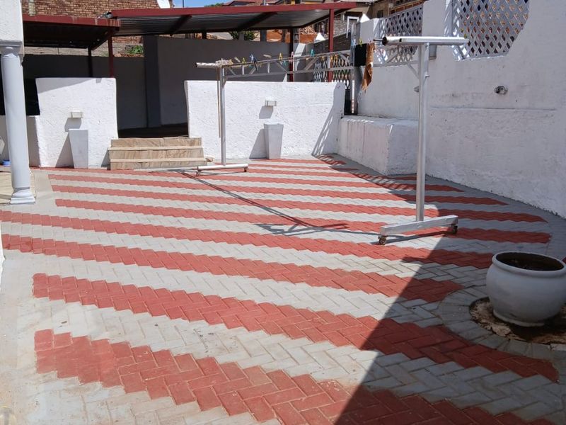 5 Bed House in Pretoria North for Sale - Photo 2