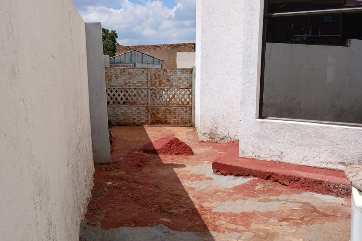 5 Bed House in Pretoria North for Sale - Photo 4