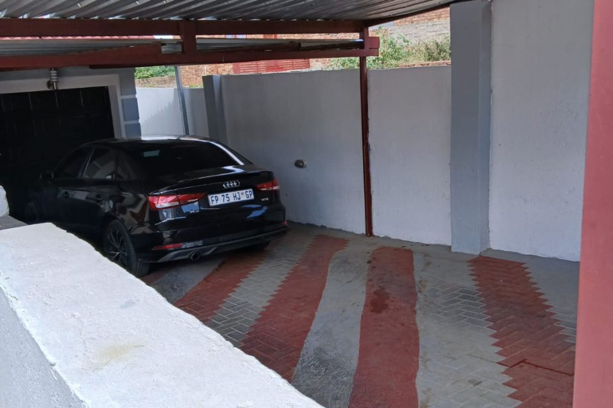 5 Bed House in Pretoria North for Sale - Photo 3