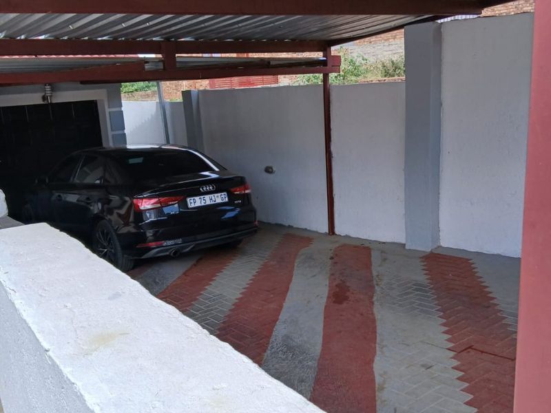 5 Bed House in Pretoria North for Sale - Photo 3