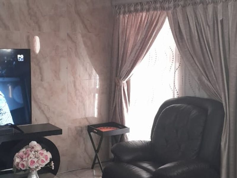 5 Bed House in Pretoria North for Sale - Photo 6