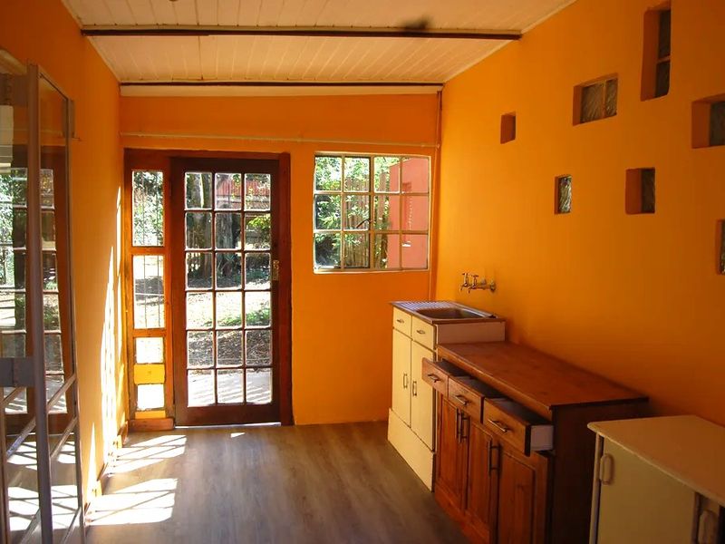 A move in ready One Bed, Pet Friendly Garden cottage in Country living Winterskloof- Hilton - Photo 3