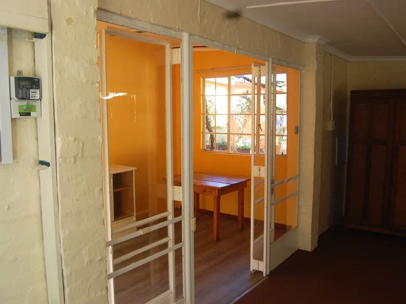 A move in ready One Bed, Pet Friendly Garden cottage in Country living Winterskloof- Hilton - Photo 5