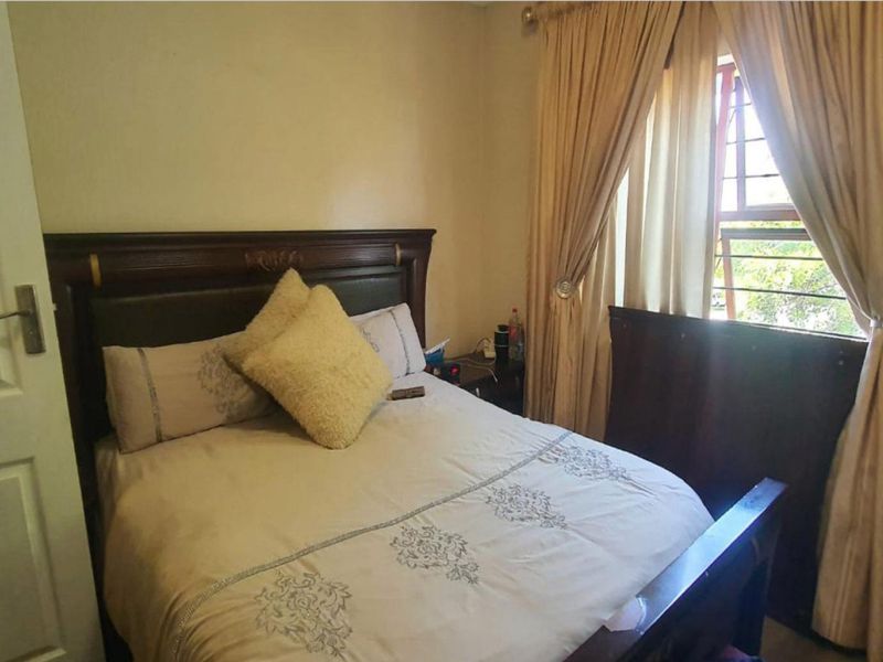 2 Bedroom Apartment for Sale in Joshua Village, Maroeladal - Photo 9