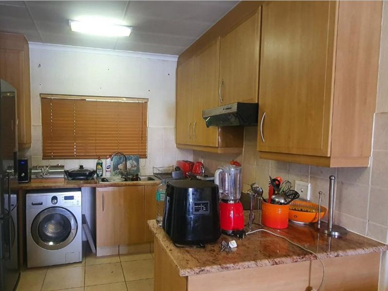 2 Bedroom Apartment for Sale in Joshua Village, Maroeladal - Photo 3