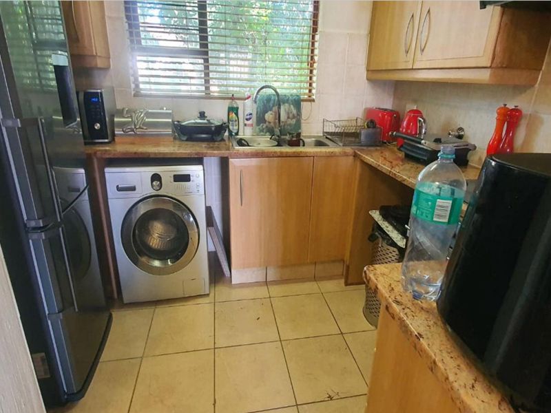 2 Bedroom Apartment for Sale in Joshua Village, Maroeladal - Photo 5