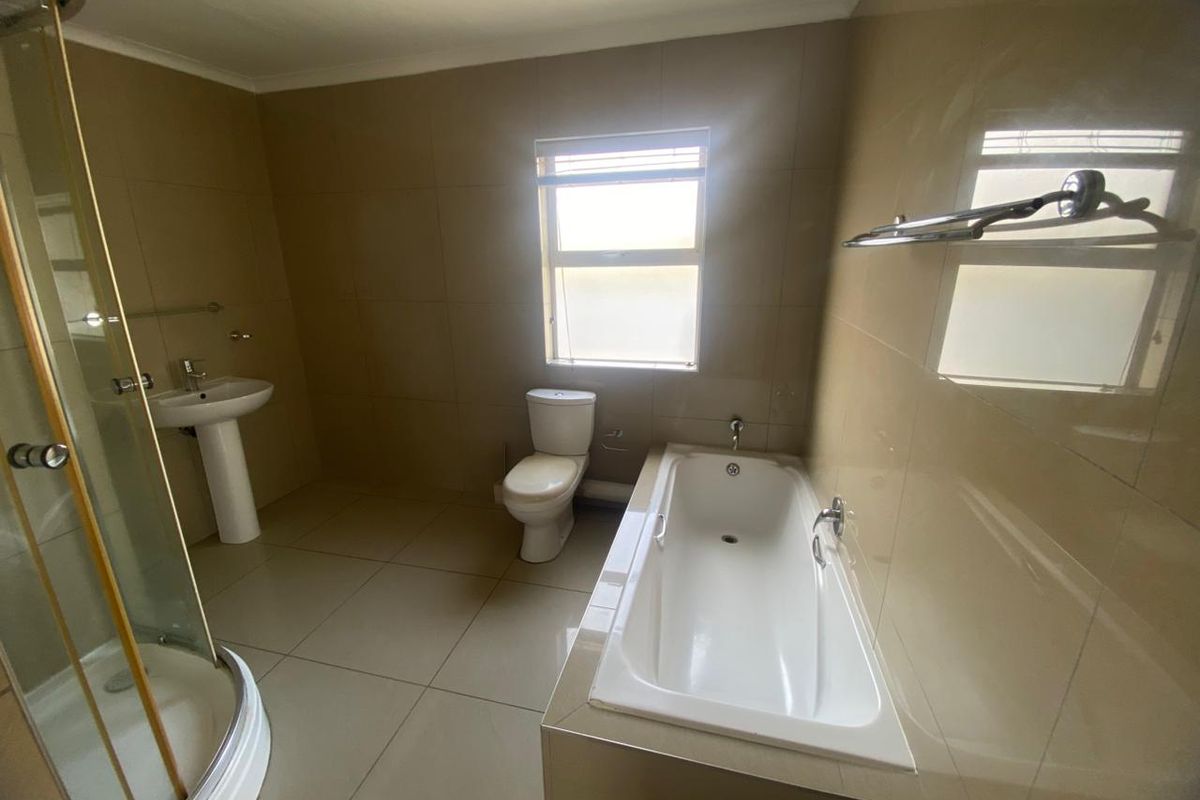 3 Bedroom House in Erasmus Park - Photo 5