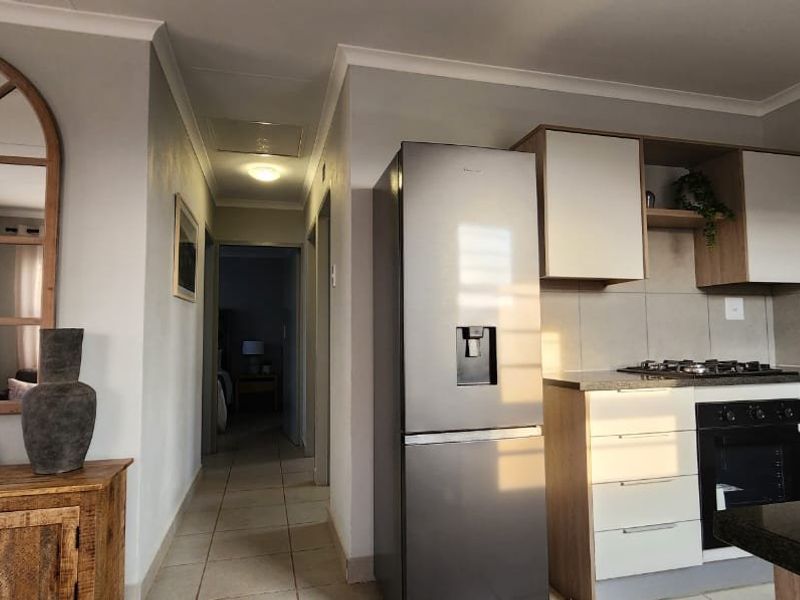 Spacious 3 bedroom and 2 bathroom house for sale in Milano  - Photo 7