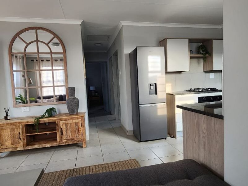 Spacious 3 bedroom and 2 bathroom house for sale in Milano  - Photo 8