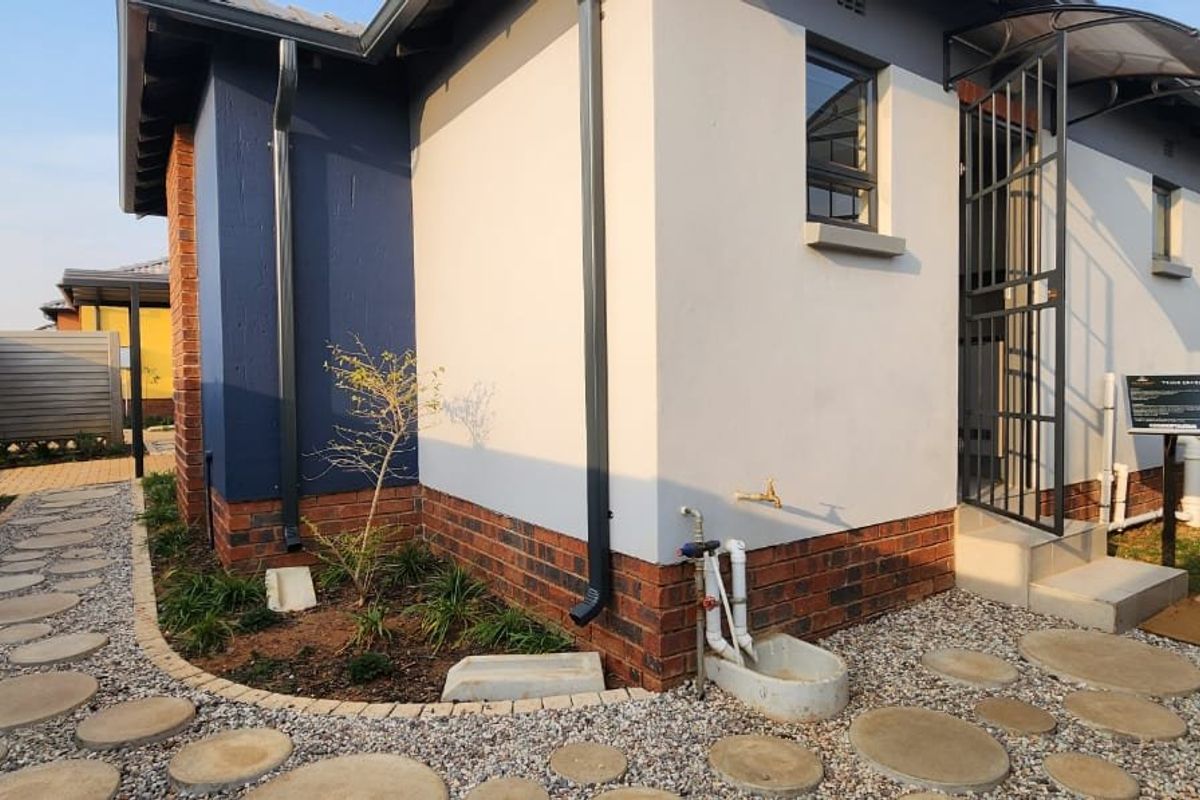 Spacious 3 bedroom and 2 bathroom house for sale in Milano  - Photo 3