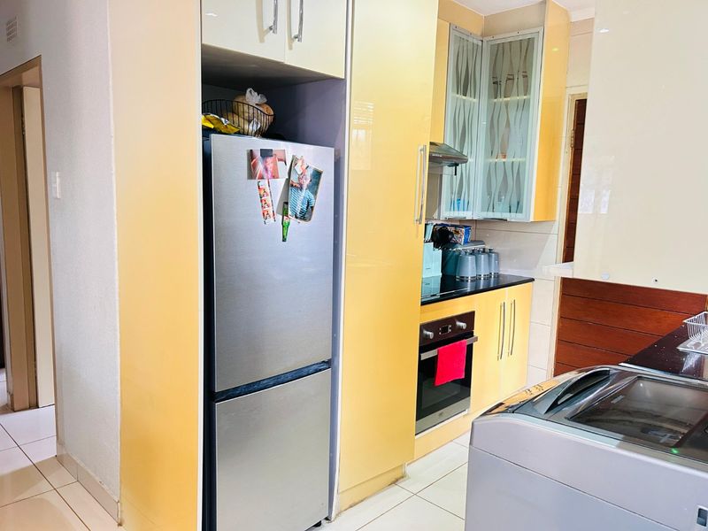 Spacious 3 bedroom and 2 bathroom house for sale in sky city  - Photo 4