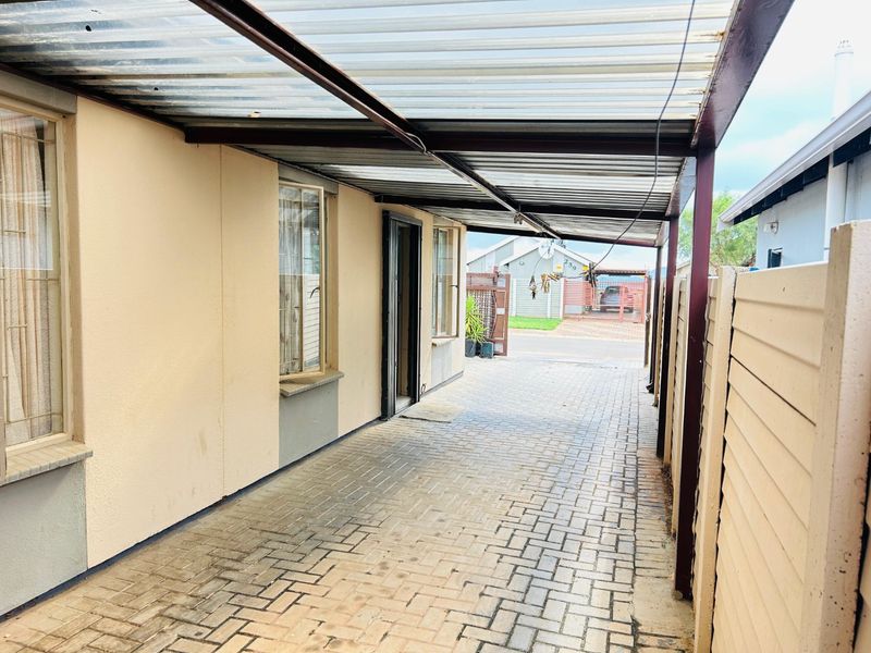 Spacious 3 bedroom and 2 bathroom house for sale in sky city  - Photo 2