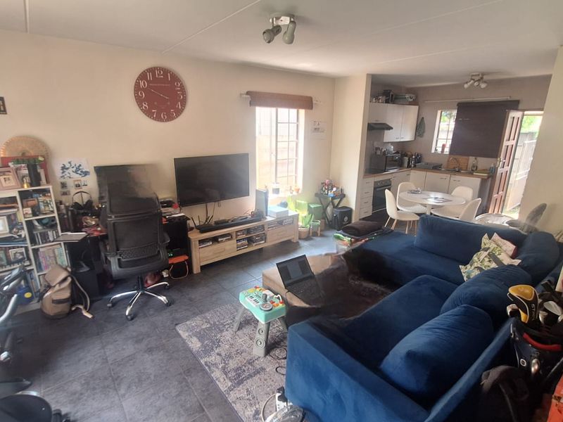 2 Bedroom Apartment Ideal For A Stater Home. - Photo 2