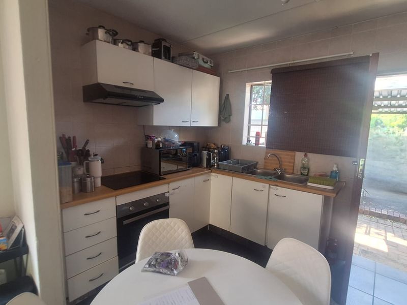 2 Bedroom Apartment Ideal For A Stater Home. - Photo 5