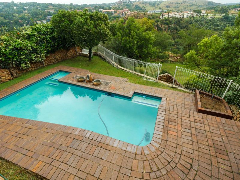 Spacious, neat 4 Bedroom Home in Kloofendal - Photo 7