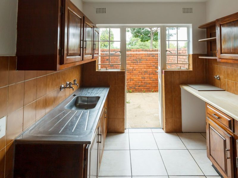 Spacious 3 Bed Duplex in Horizon View - Photo 5