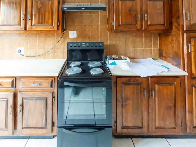 Spacious 3 Bed Duplex in Horizon View - Photo 7