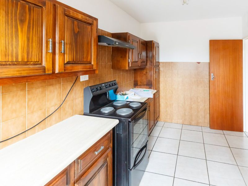 Spacious 3 Bed Duplex in Horizon View - Photo 6