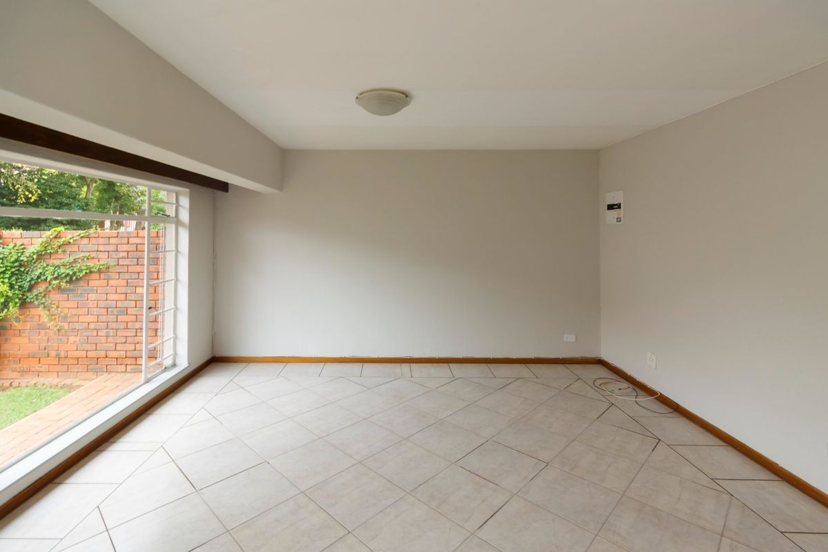 Spacious 3 Bed Duplex in Horizon View - Photo 3