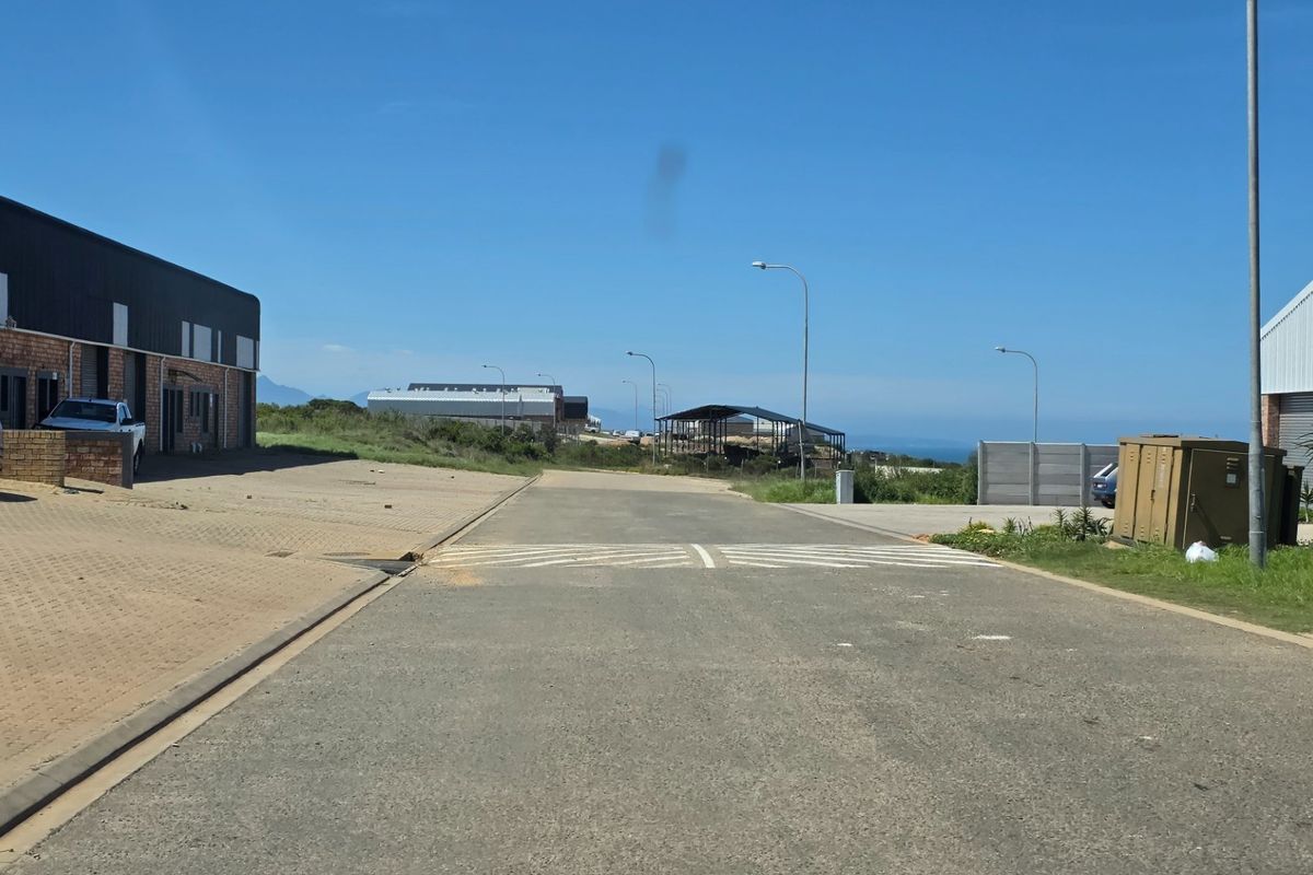 Industrial Stand For Sale... N2 Industrial Park... Mossel Bay. - Photo 5