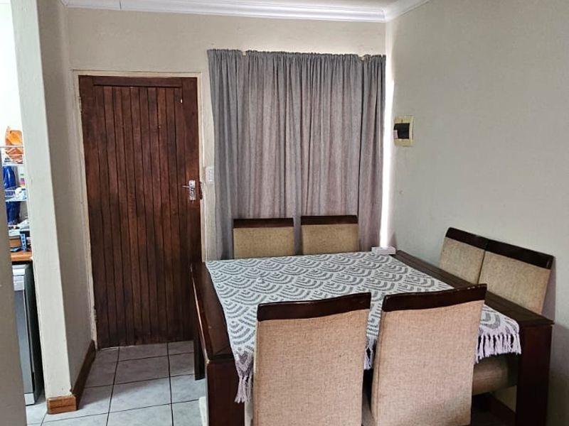 2 Bedroom Duplex for sale in Annlin  - Photo 9