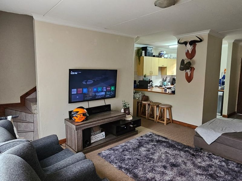 Charming Annlin Family Home with Garden and Double Garage - Photo 3