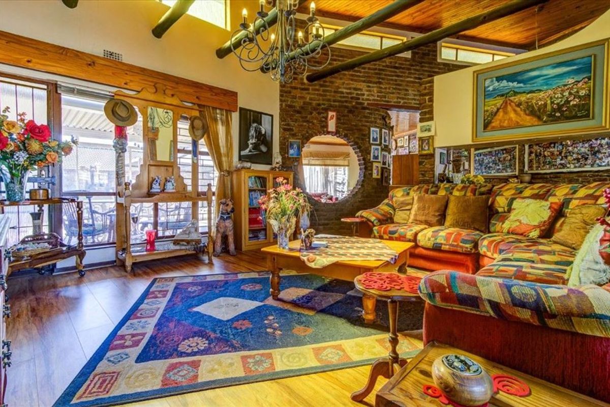 Versatile Property with Two Granny Flats - Photo 2