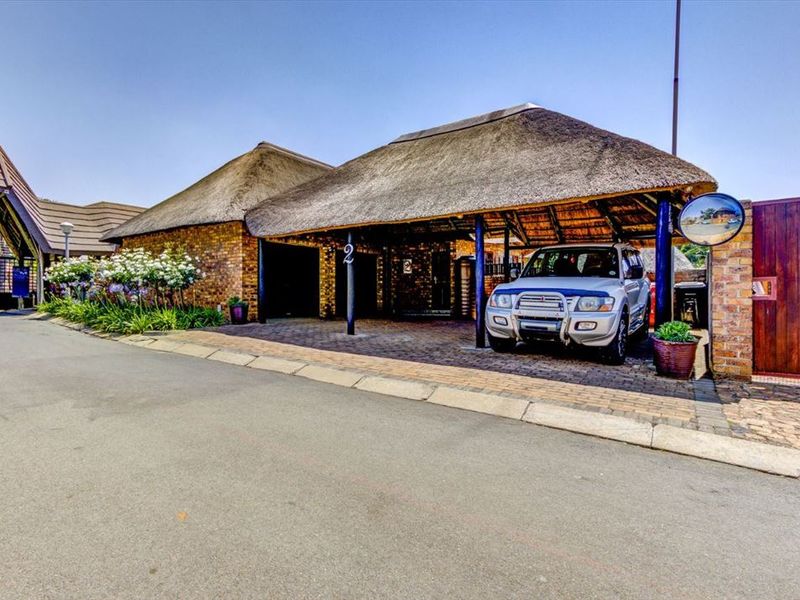 Spacious Family Comfort with Ample Parking - Photo 3