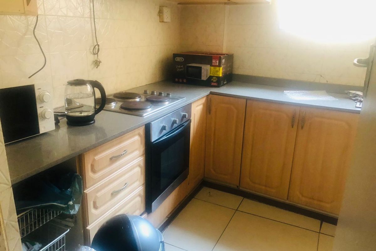 1 Bedroom Male Sharing Accommodation For Students In Durban Central, Durban - Photo 2