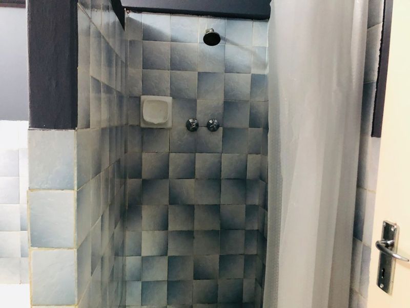 3 Bedrooms, 1 Bathroom Sharing Accommodation To Let In Durban Central, Durban  - Photo 9