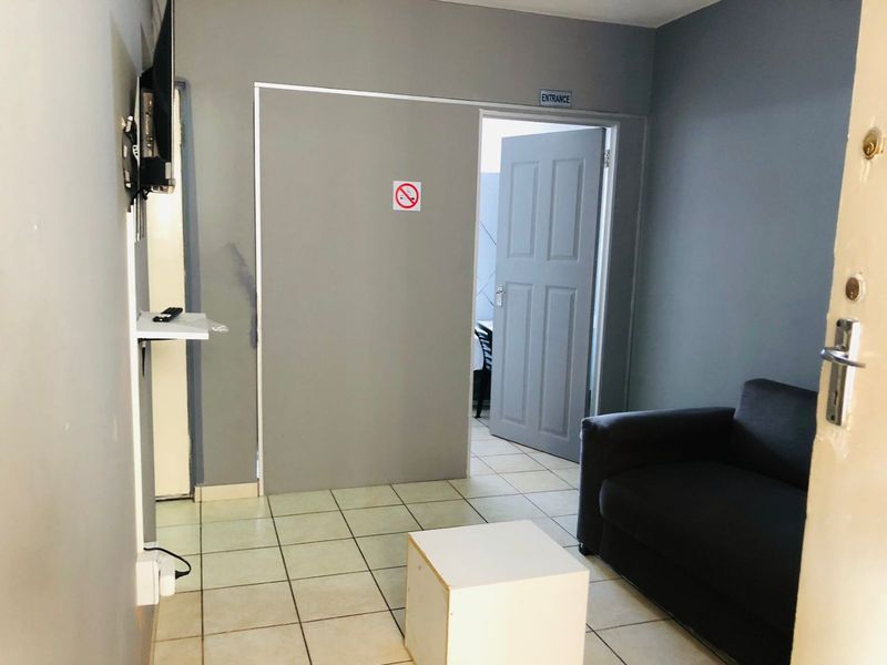 3 Bedrooms, 1 Bathroom Sharing Accommodation To Let In Durban Central, Durban  - Photo 3