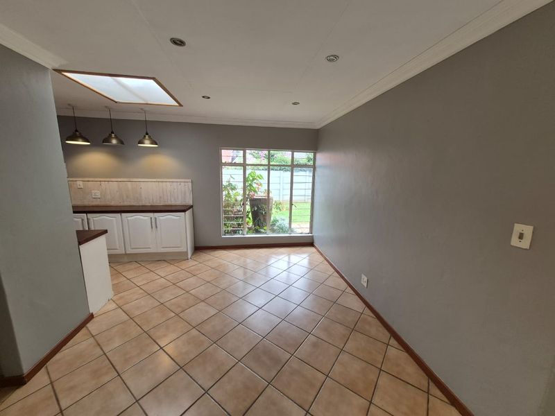 Agents choice of the month. 3bed duet with full flatlet with own braai area- - Photo 10