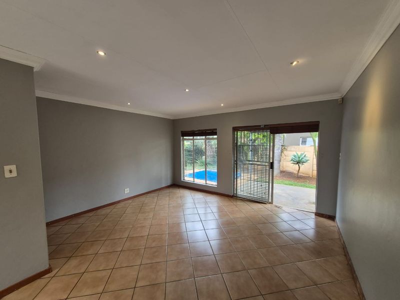 Agents choice of the month. 3bed duet with full flatlet with own braai area- - Photo 9