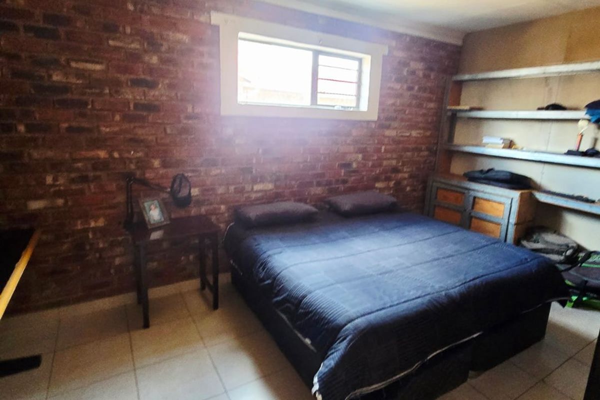 Neat 2-Bedroom Full-Title Townhouse in the Popular La Hoff - Photo 5