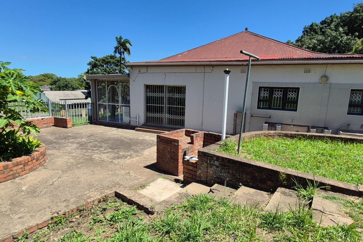 Spacious family Abode  - Photo 3