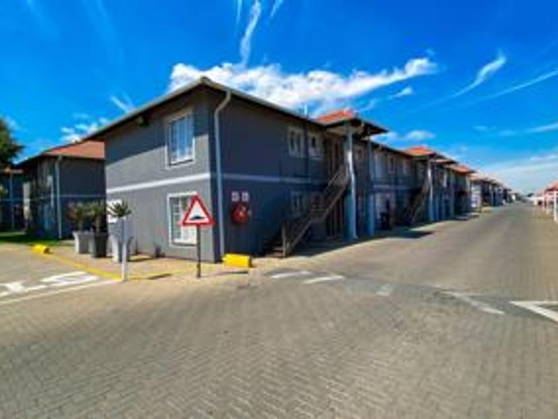 Secure Living, Golden Opportunity 2 bedroom units from R425 000 - Photo 2