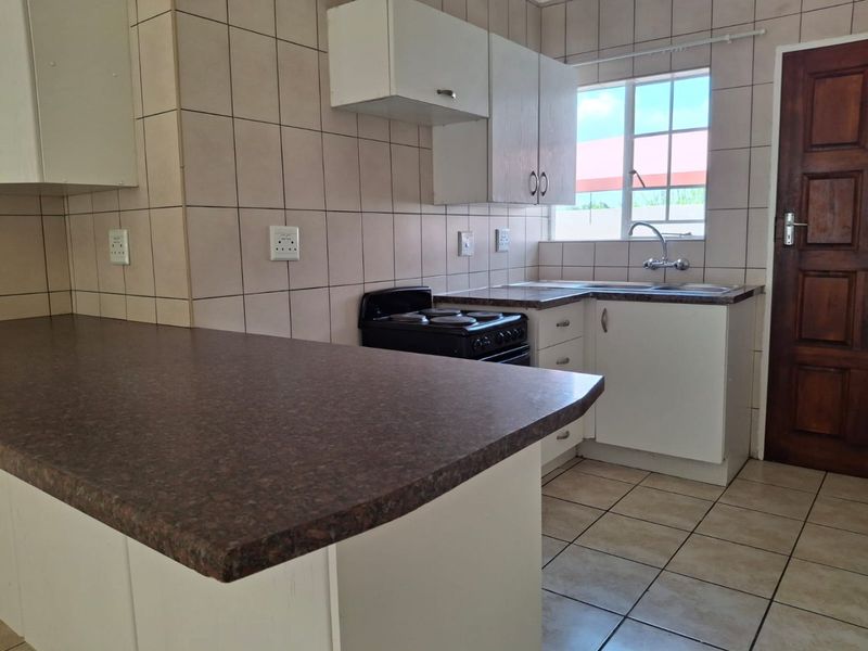Secure Living, Golden Opportunity 2 bedroom units from R425 000 - Photo 3