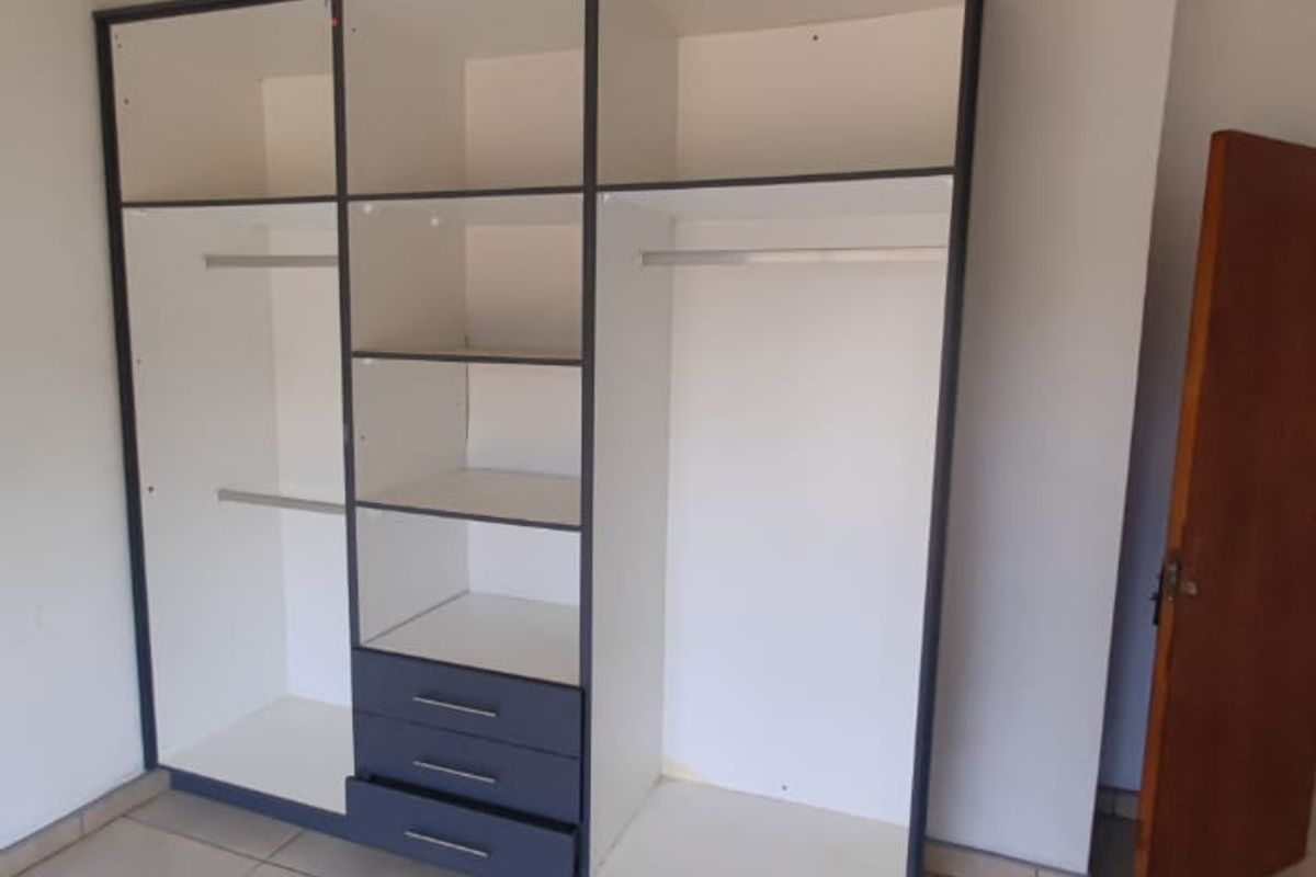 PRICED TO SELL – NEW TOWN FAMILY HOME! - Photo 3