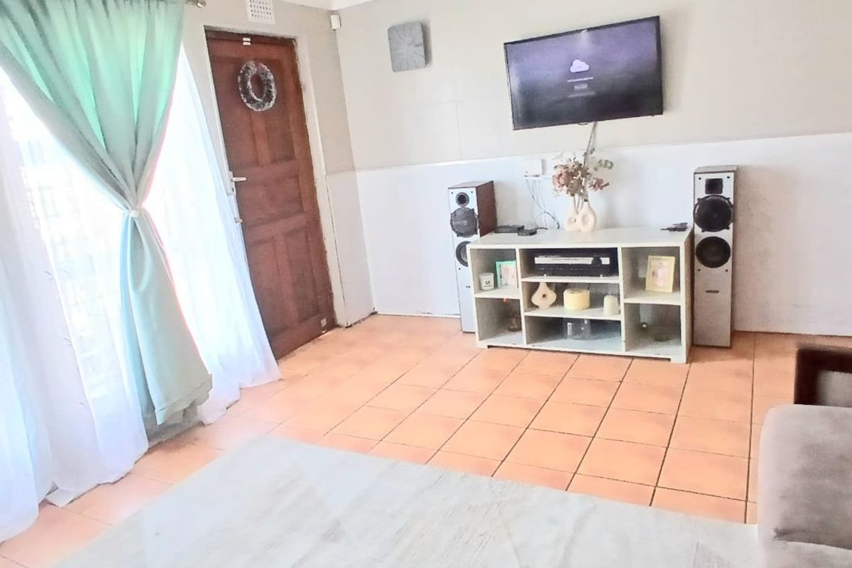 Three bedroom house in sought after Strandfontein  - Photo 2