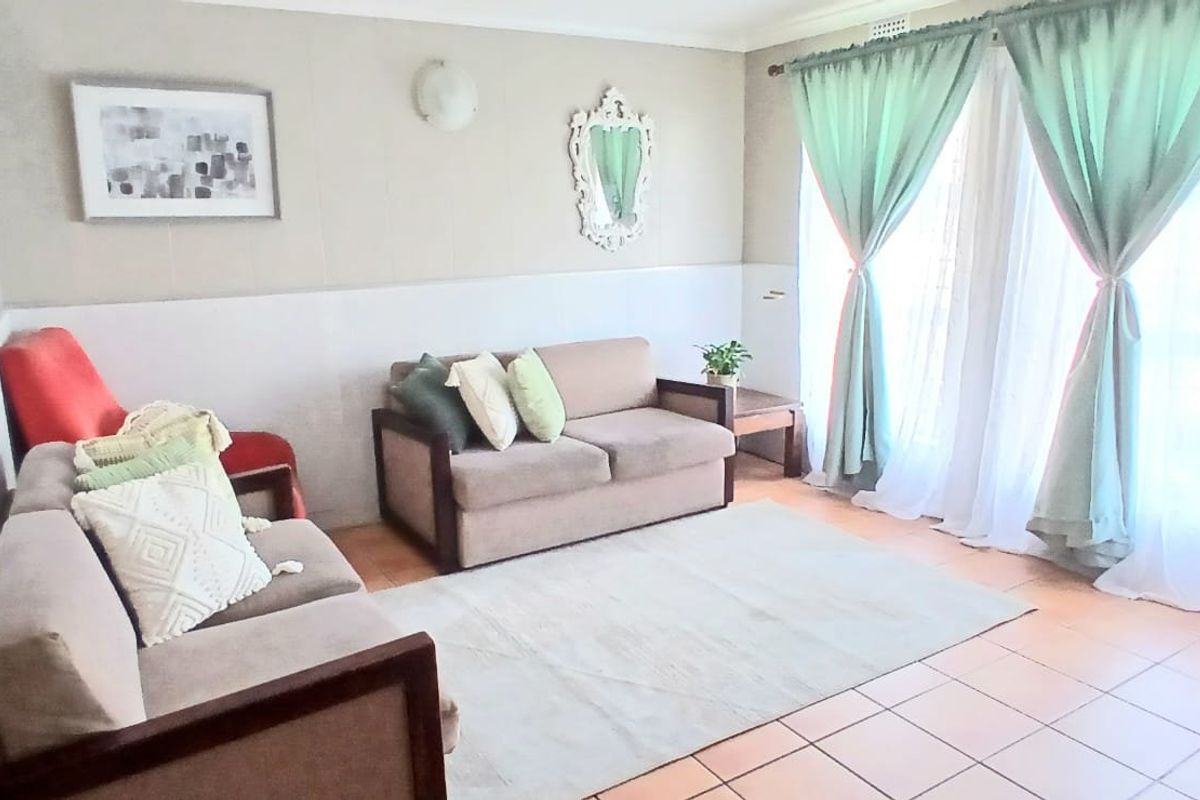 Three bedroom house in sought after Strandfontein  - Photo 3
