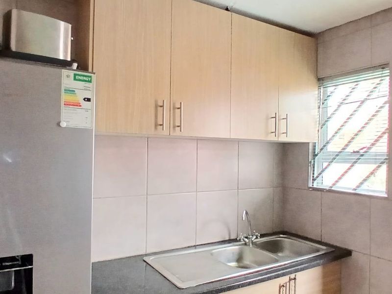 Three bedroom house in sought after Strandfontein  - Photo 7