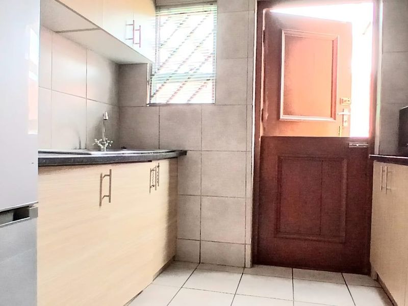 Three bedroom house in sought after Strandfontein  - Photo 6