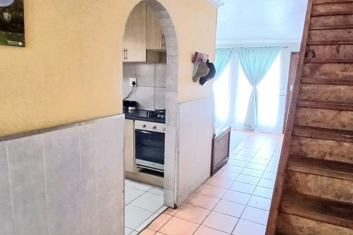 Three bedroom house in sought after Strandfontein  - Photo 5