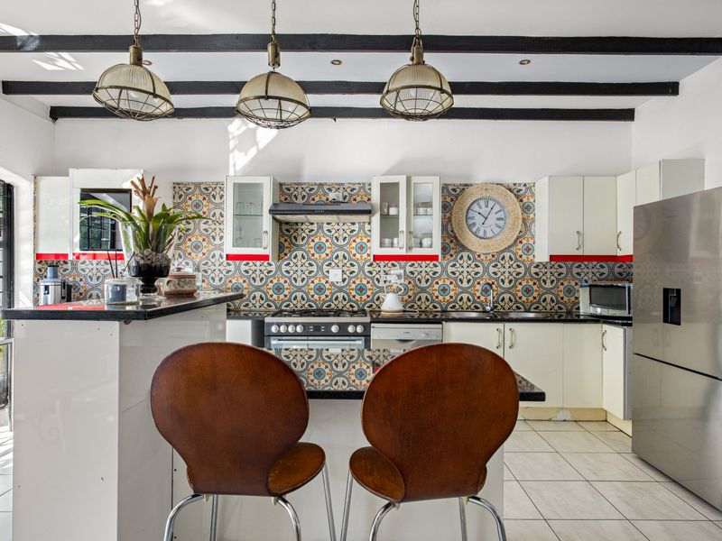Spacious Entertainers Home with Seven Bedrooms in Old Place Knysna - Photo 8